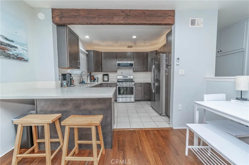 325 Cedar photo 23