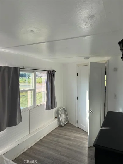 24648 Hayes Avenue photo 6