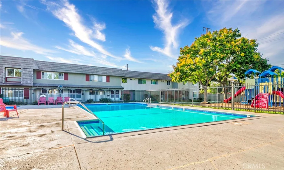 4657 Larwin photo 24