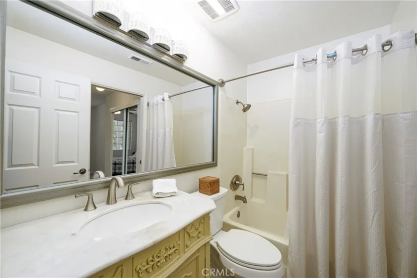 20301 Bluffside Circle #211 photo 16