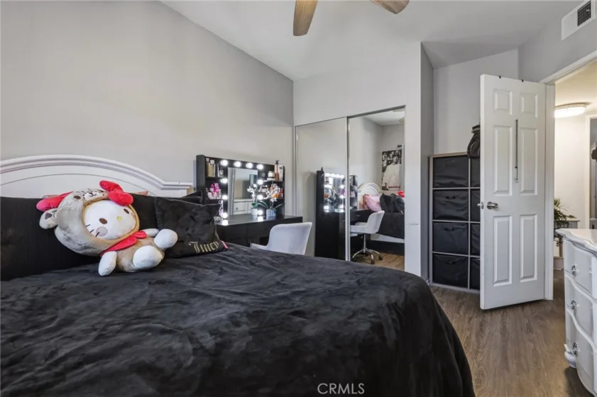 8927 Cedros #14 photo 19