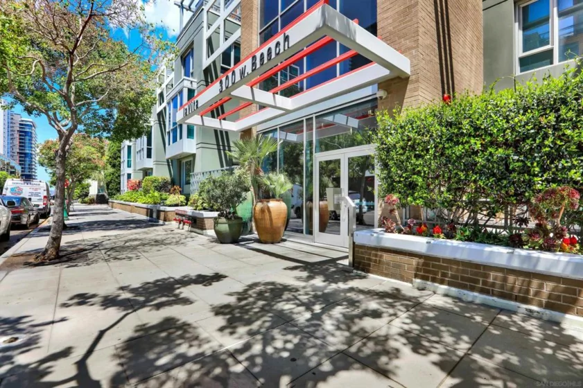 300 W Beech Street #805 photo 17