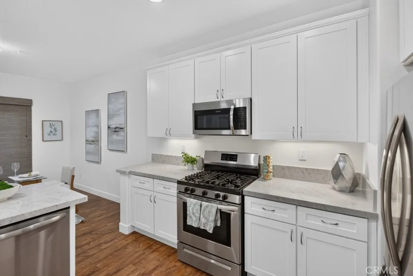 33449 Emerson #B photo 3
