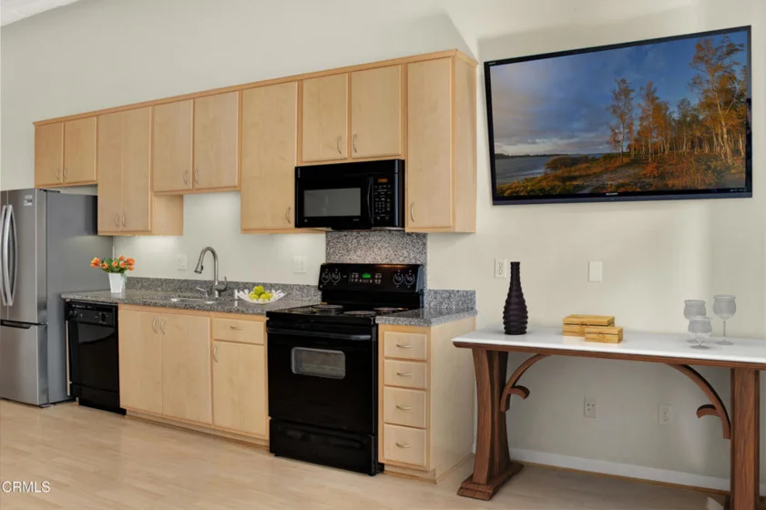 175 S Lake Avenue #406 photo 13