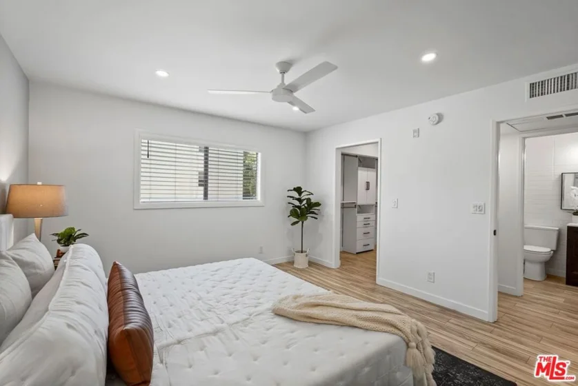 11230 Peach Grove Street #208 photo 10