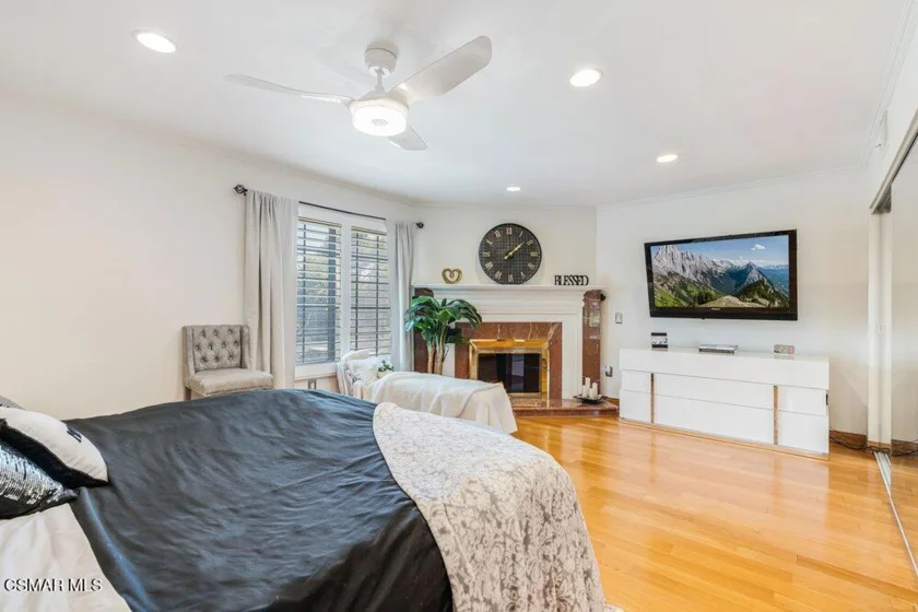 18102 Burbank Boulevard #29 photo 22