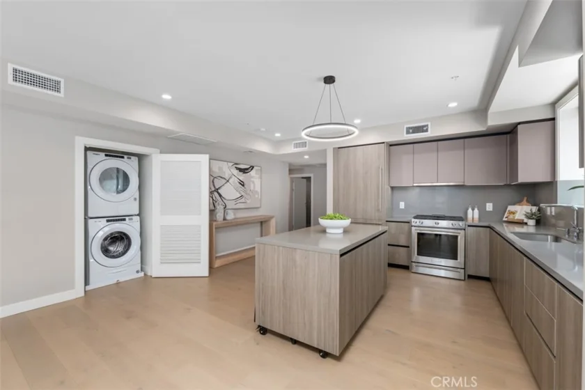 39 S Los Robles Avenue #6020 photo 9