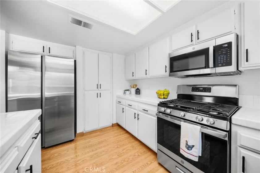 961 E California Boulevard #101 photo 8
