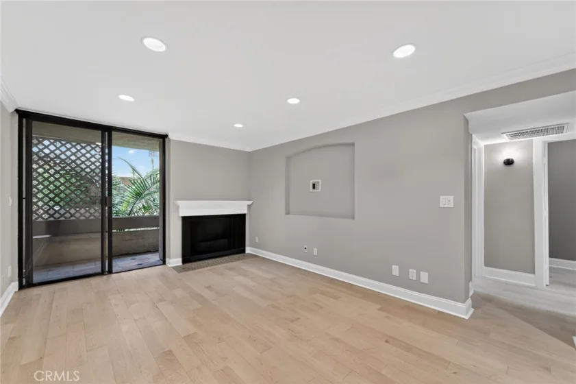750 N Kings #114 photo 7