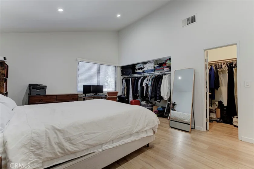 6847 Haskell Avenue #1 photo 32