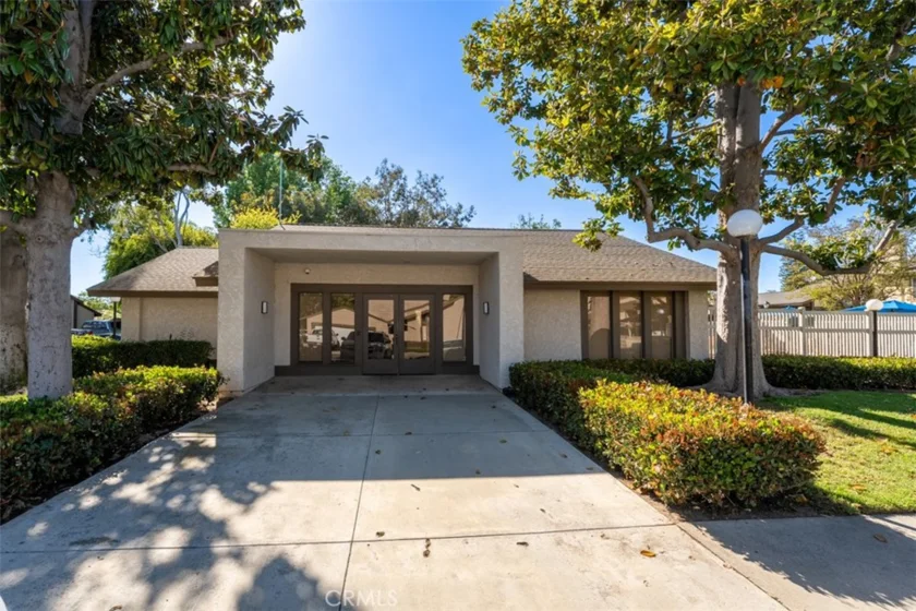 2502 N Tustin #C photo 28
