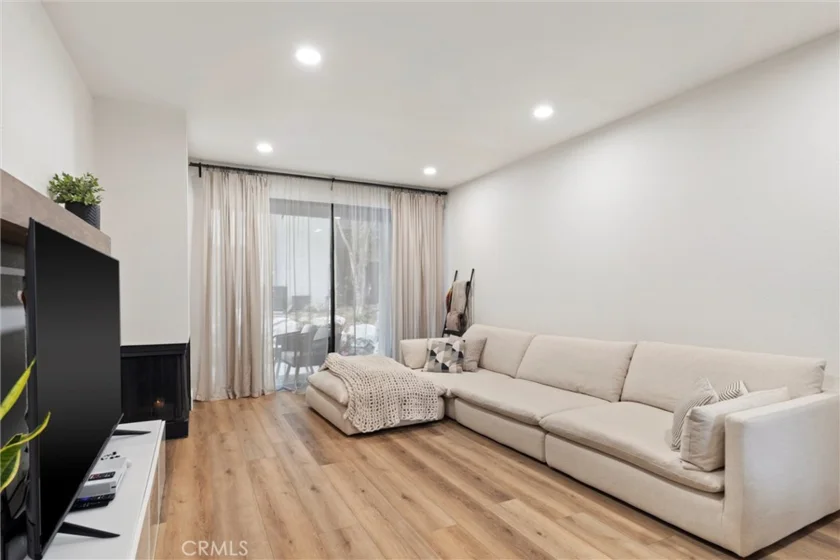 2504 W Macarthur Boulevard #I photo 6