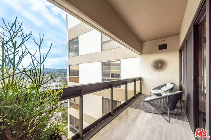 10445 Wilshire Boulevard #1905 photo 28