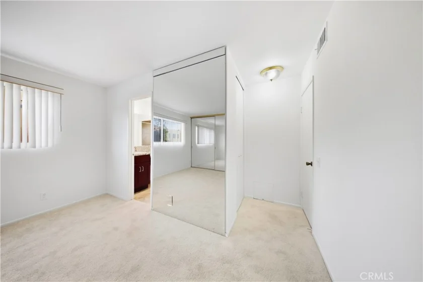 5400 Lindley Avenue #101 photo 16