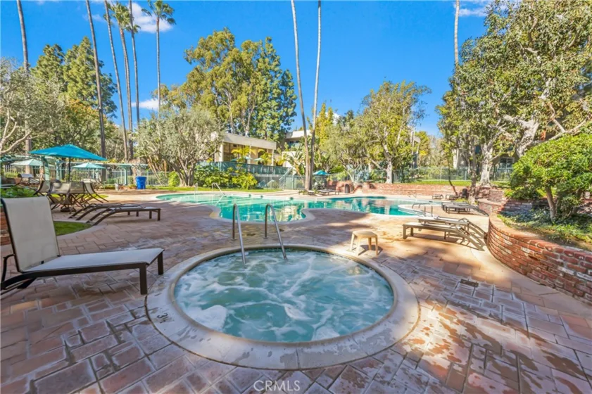 564 N Bellflower #116 photo 22