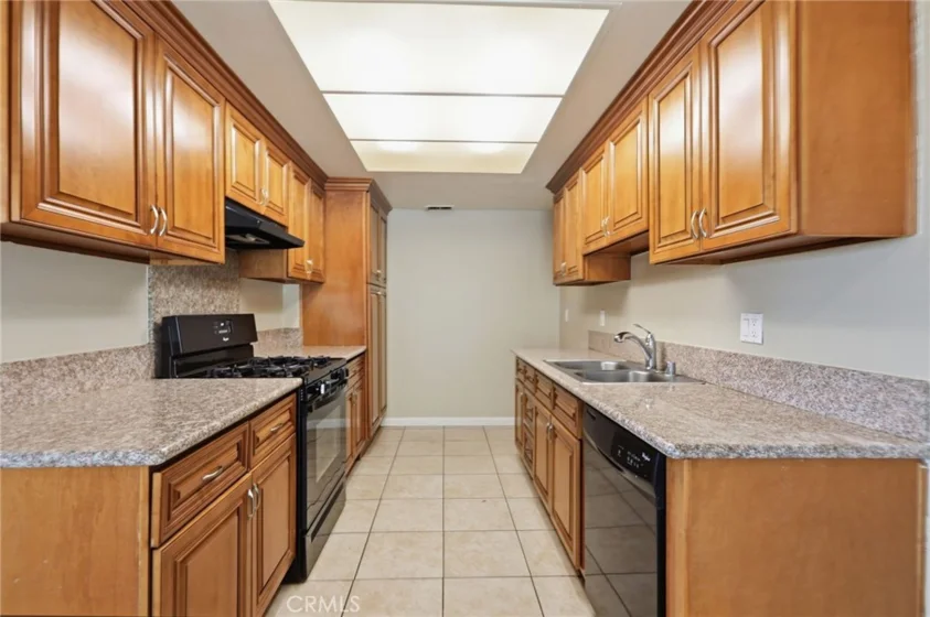 12246 Carnation #A photo 4