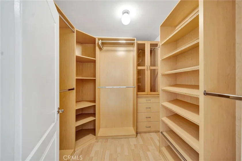 4477 Woodman Avenue #305 photo 8