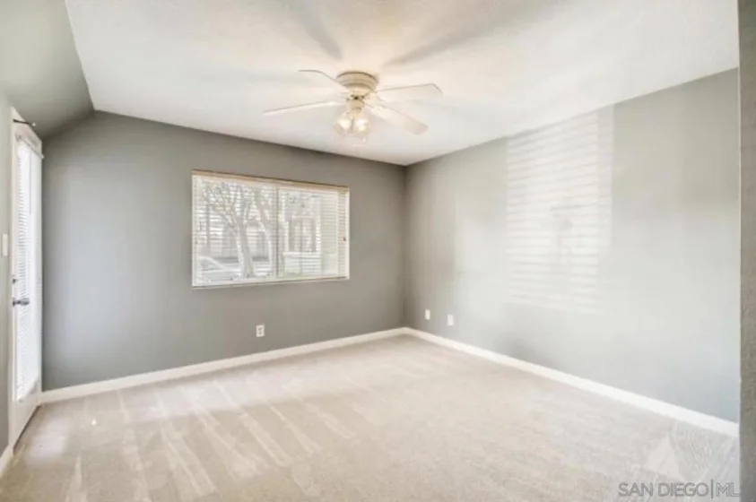 7535 Charmant #207 photo 15