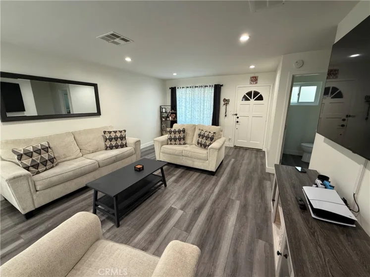 17111 Roscoe Boulevard #15 photo 3