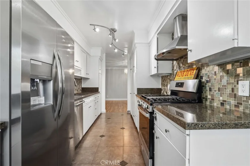 6225 Coldwater Canyon Avenue #102 photo 12