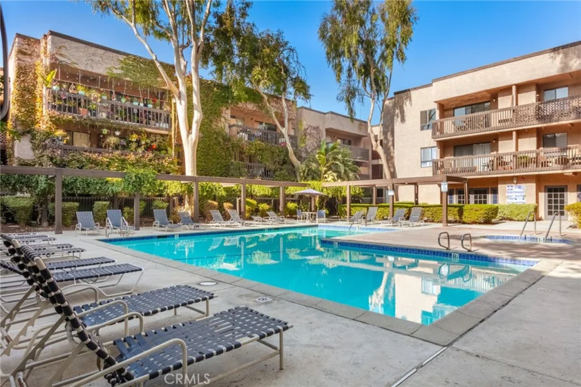 22100 Burbank Boulevard #106A photo 1