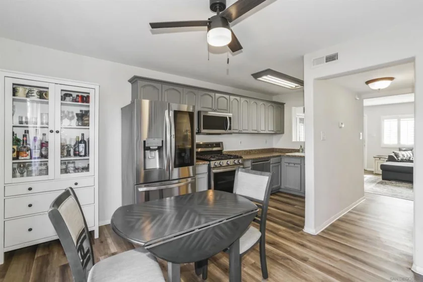 940 Calla Avenue #8 photo 1