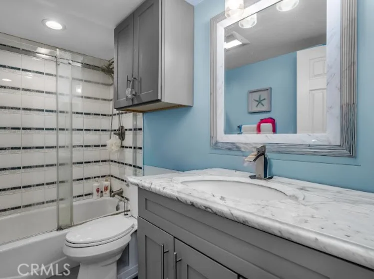 18411 Hatteras #114 photo 11
