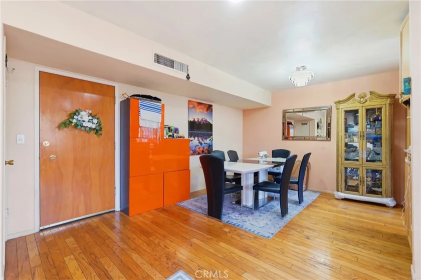 5429 Newcastle # 303 photo 6