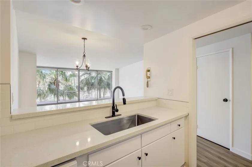 700 E Ocean Boulevard #902 photo 1