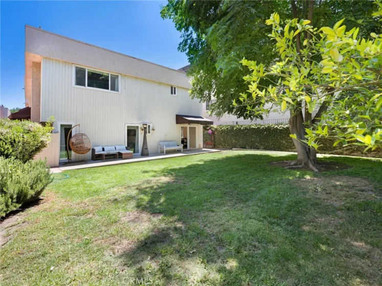 5139 Balboa Boulevard #13 photo 1