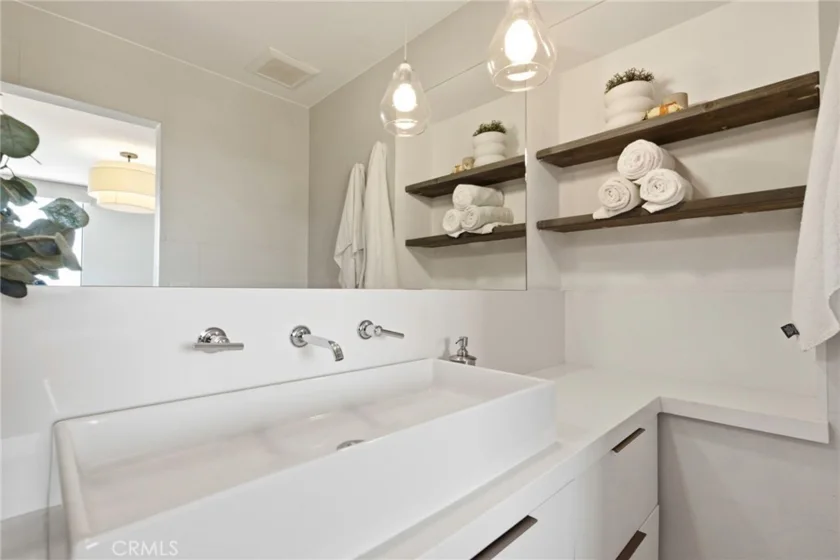 100 S Doheny #707 photo 33