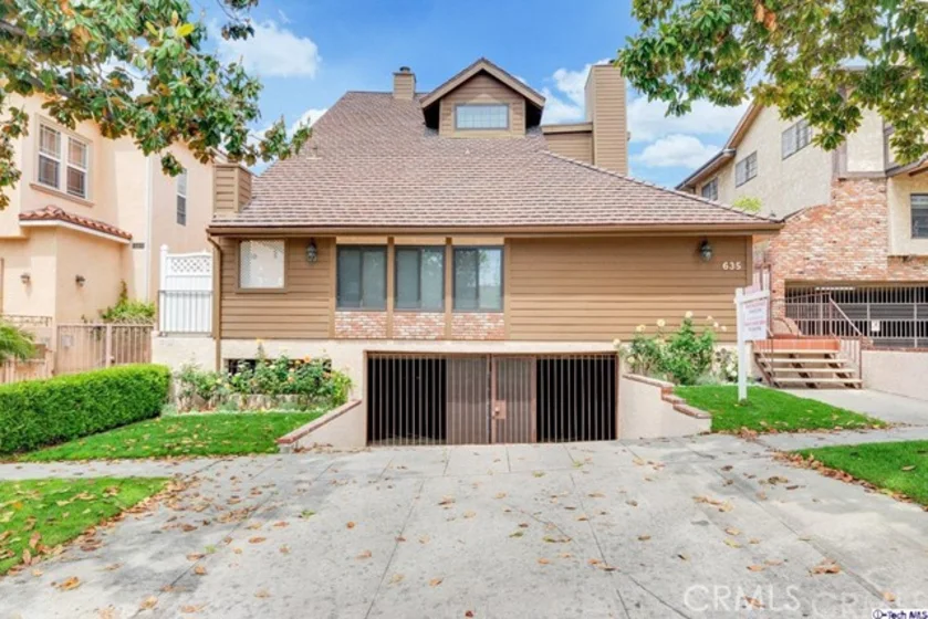 635 E Magnolia Boulevard #A photo 1