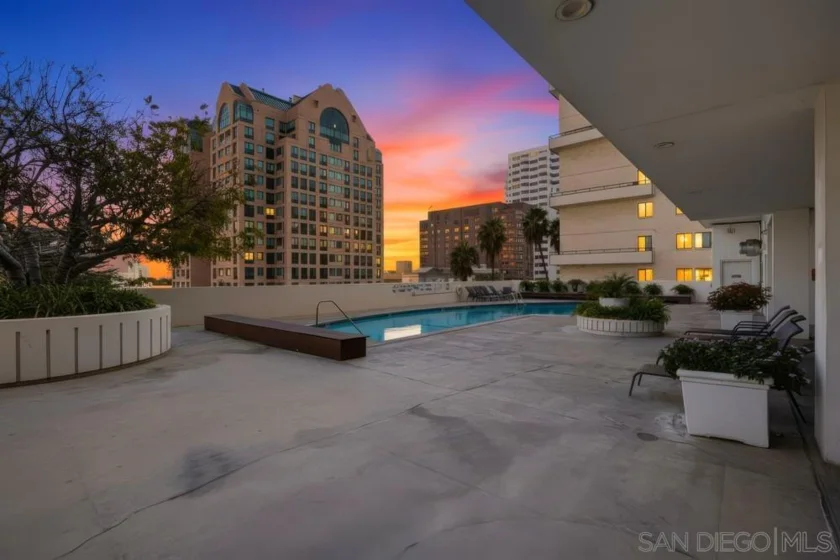 10501 Wilshire Boulevard #1005 photo 36