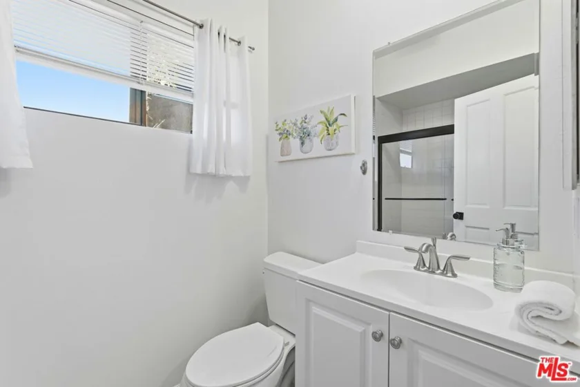 828 S Bedford Street #202 photo 16