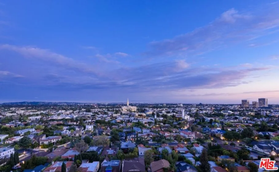 10724 Wilshire Boulevard #1501 photo 32