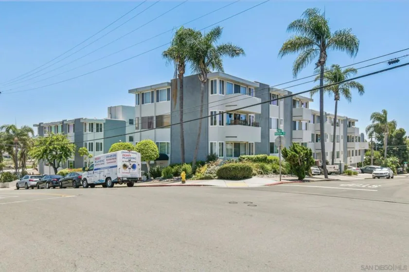 1907 Robinson Avenue #304 photo 25