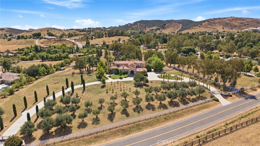 20855 Avenida Castilla photo 5