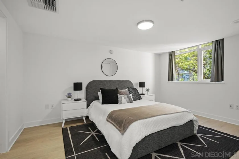 1325 Pacific Highway #313 photo 18