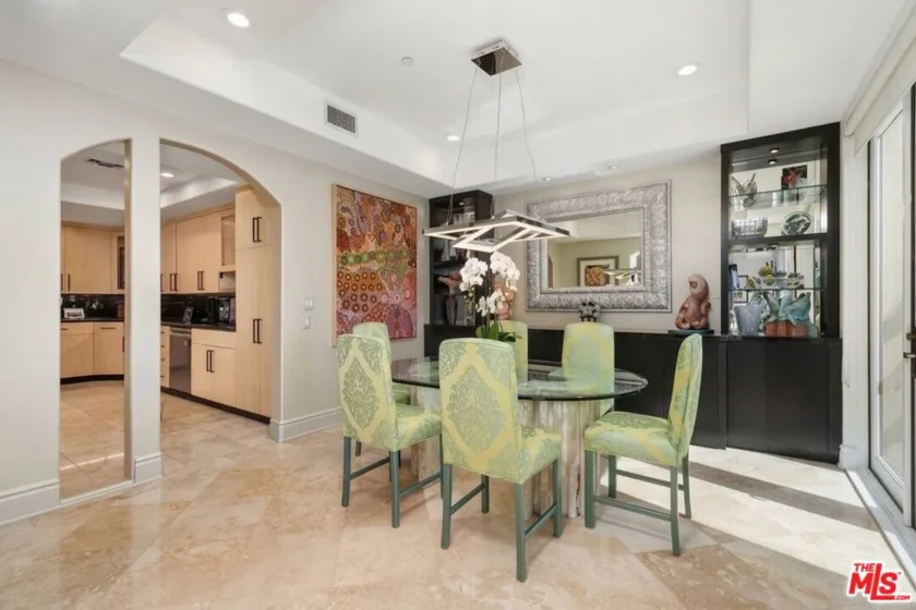 137 S Spalding Drive #401 photo 9