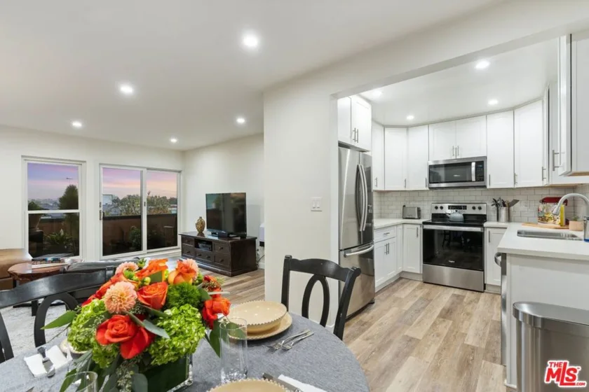 5651 Windsor Way #301 photo 1