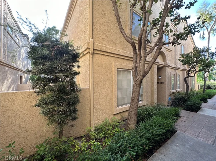 25456 Claveles Court photo 1