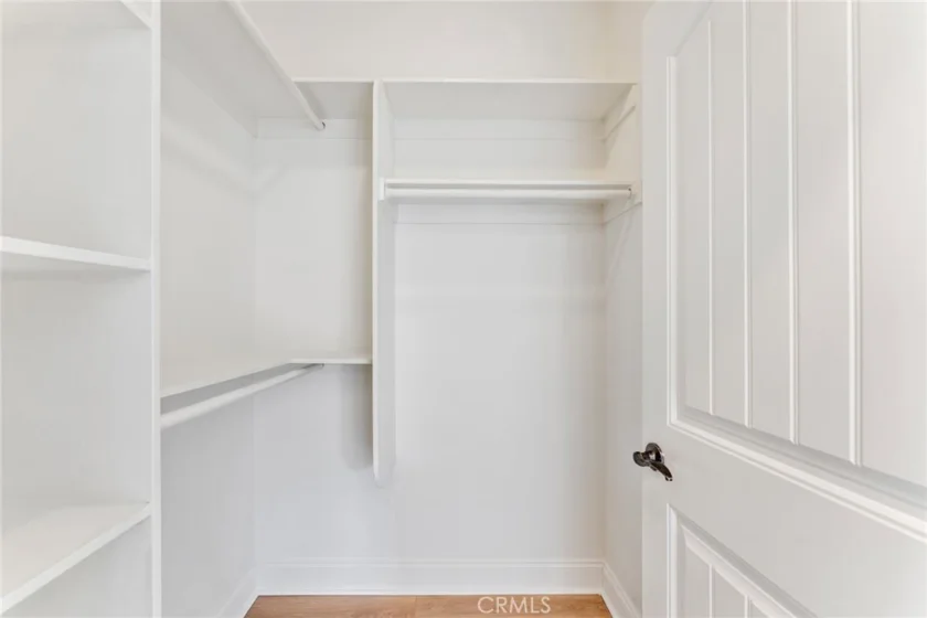 1590 Locust photo 19