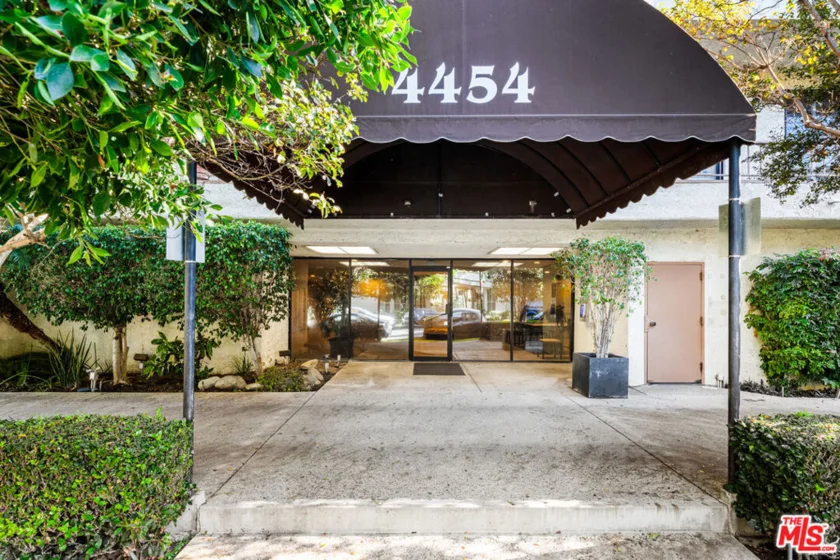 4454 Ventura Canyon Avenue #103 photo 59