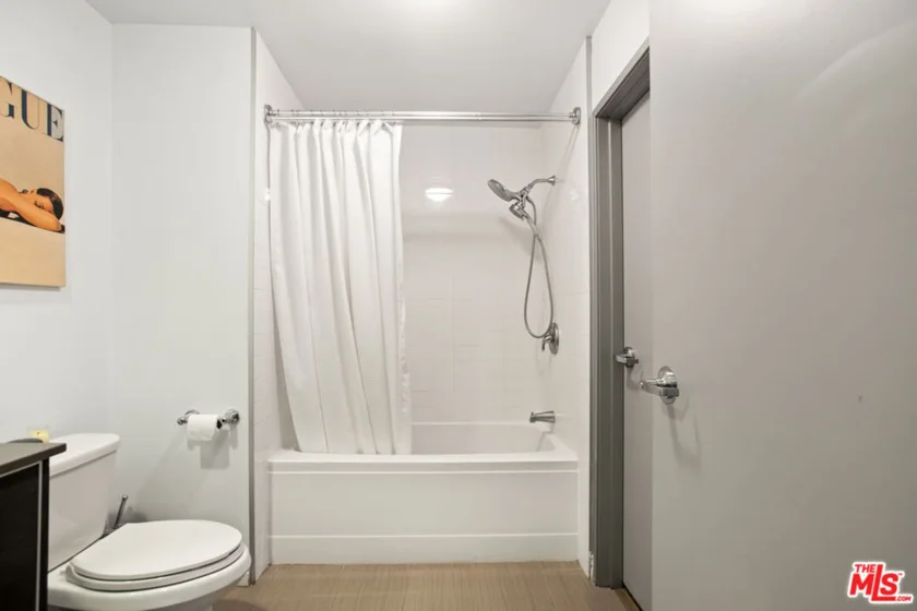645 W 9th Street #529 photo 32