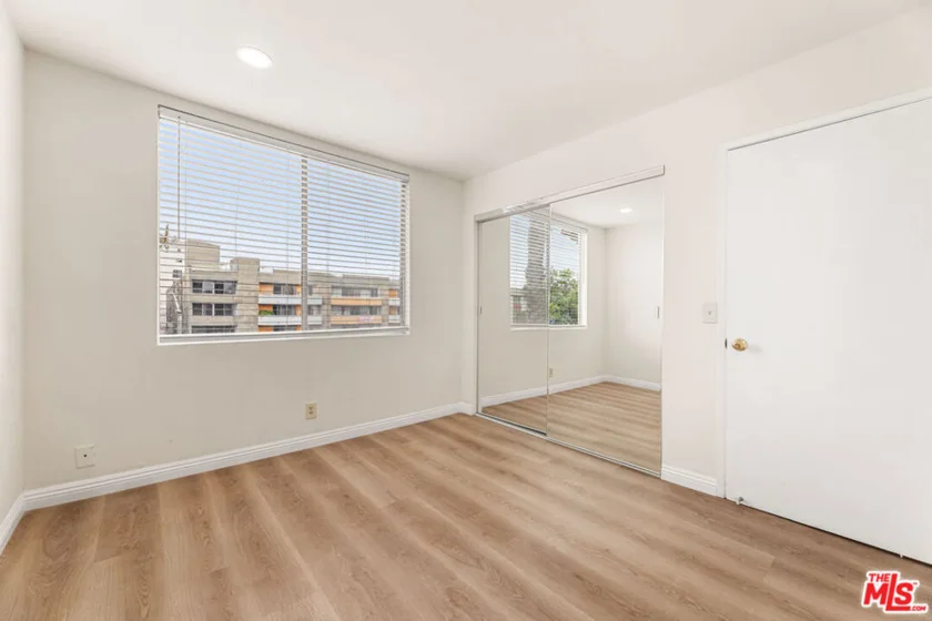 210 S La Fayette Park Place #314 photo 4
