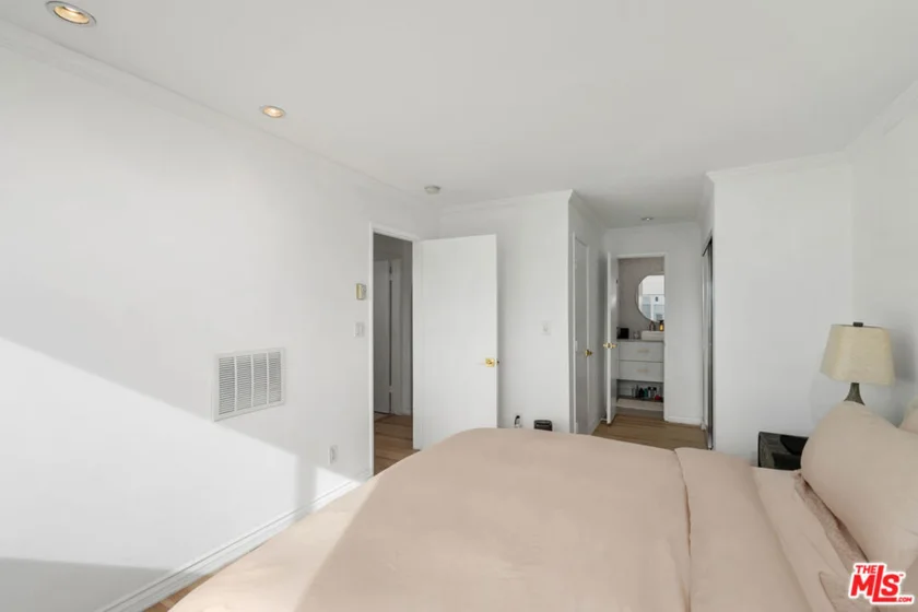 1222 N Olive Drive #201 photo 17