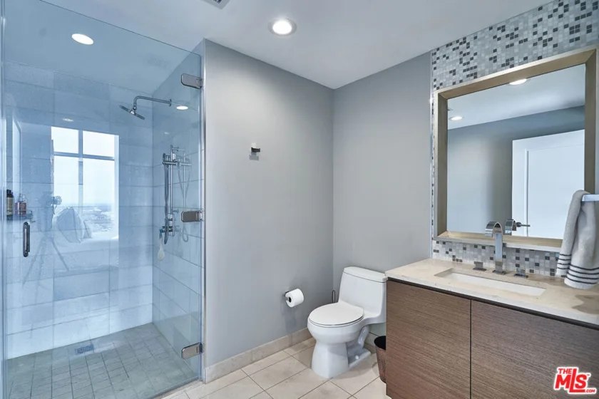 900 W Olympic Boulevard #34A photo 4