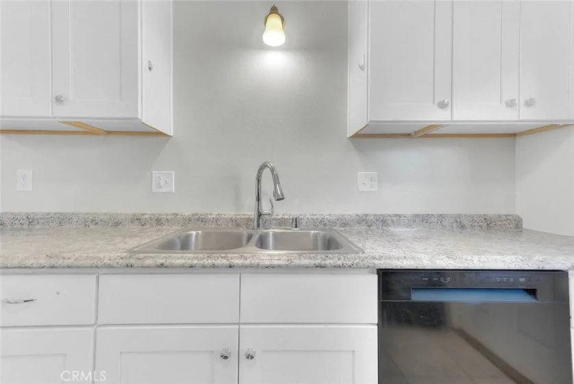164 Lexington photo 41