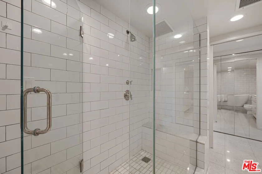 10445 Wilshire Boulevard #1402 photo 27