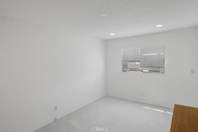 1427 Hillandale photo 16